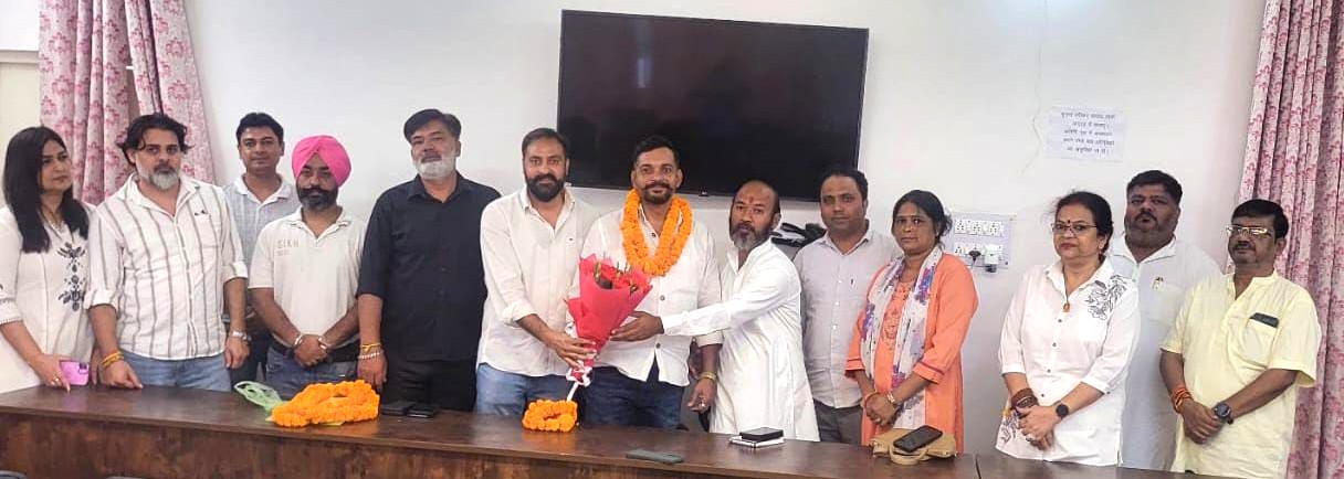 राष्ट्रीय स्वयं सुरक्षा संघ की प्रदेश स्तरीय बैठक में दिनेश मलिक बने राष्ट्रीय उपाध्यक्ष व उत्तराखंड प्रभारी